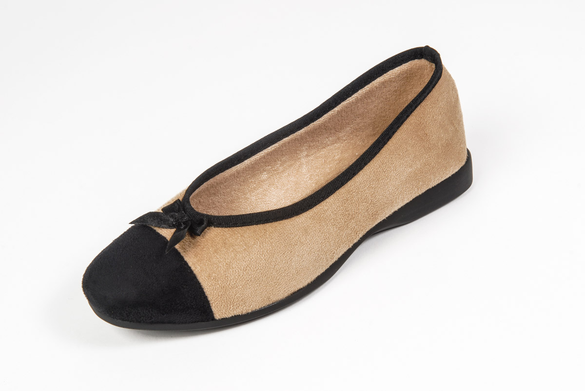 PI022 TAUPE and BLACK